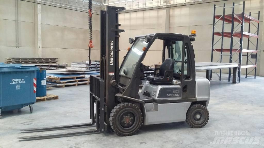 Nissan FGD02A30Q Diesel Stapler