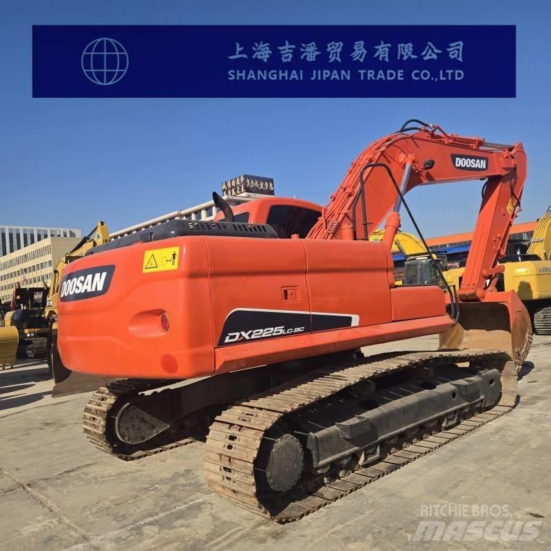 Doosan DX 225 Raupenbagger