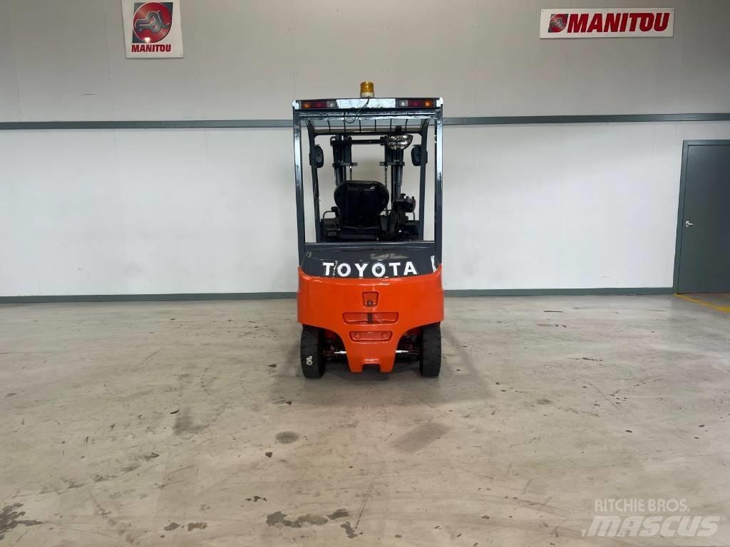 Toyota 8 FBMKT 25 Elektro Stapler