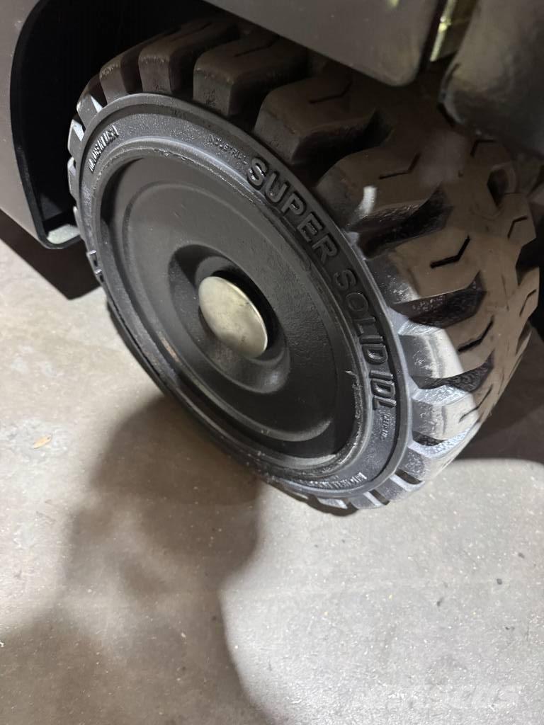 Hyster E 120 XN Elektro Stapler