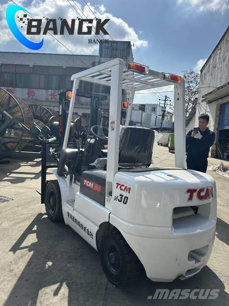 TCM FD30T3C Diesel Stapler