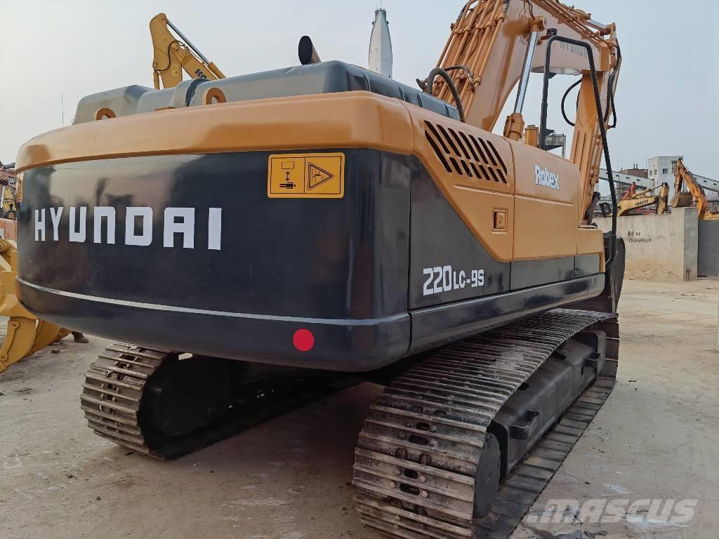 Hyundai 220LC-9S Raupenbagger