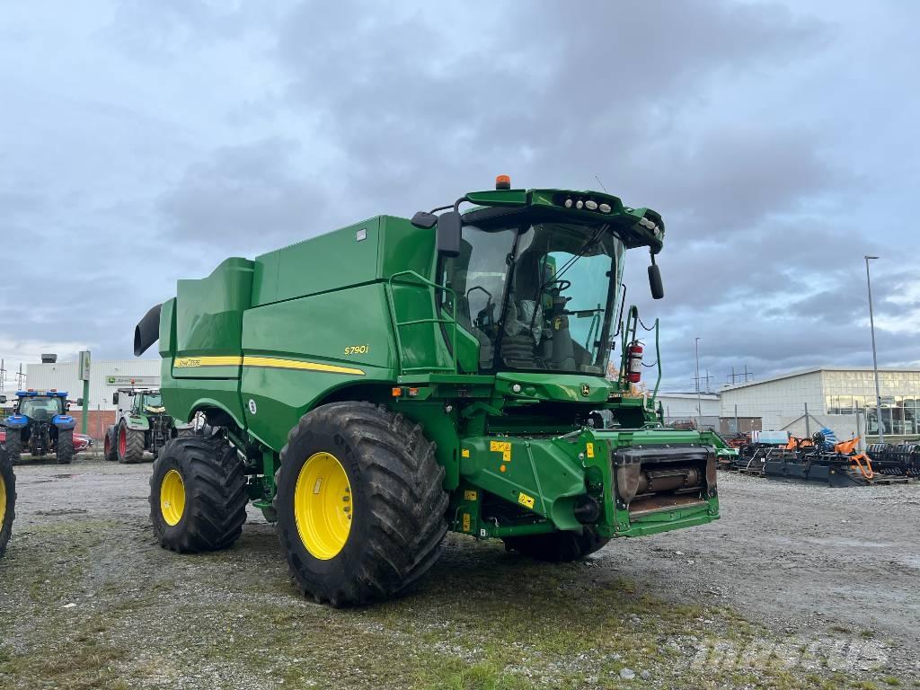 John Deere S 790i Mähdrescher