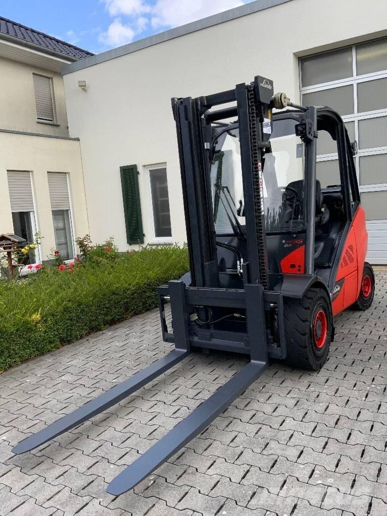 Linde H35T-02 Gas Stapler