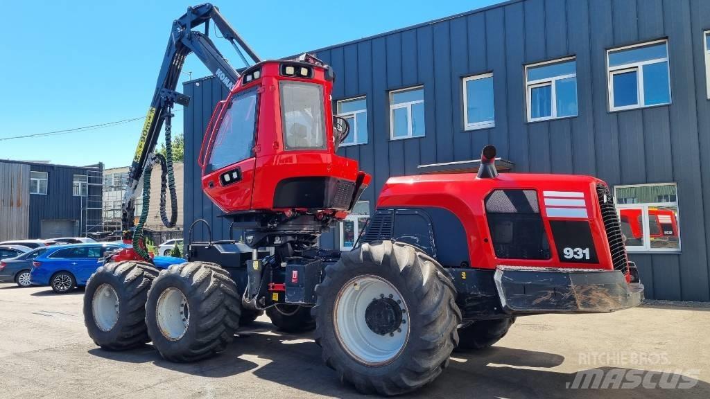Komatsu 931 Harvester