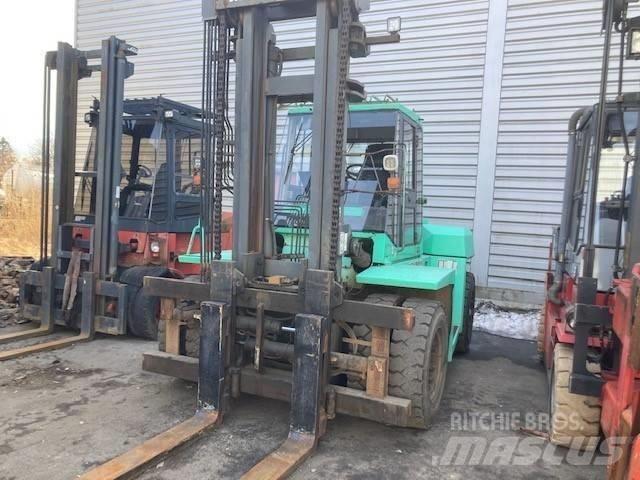 Mitsubishi FD100 Diesel Stapler