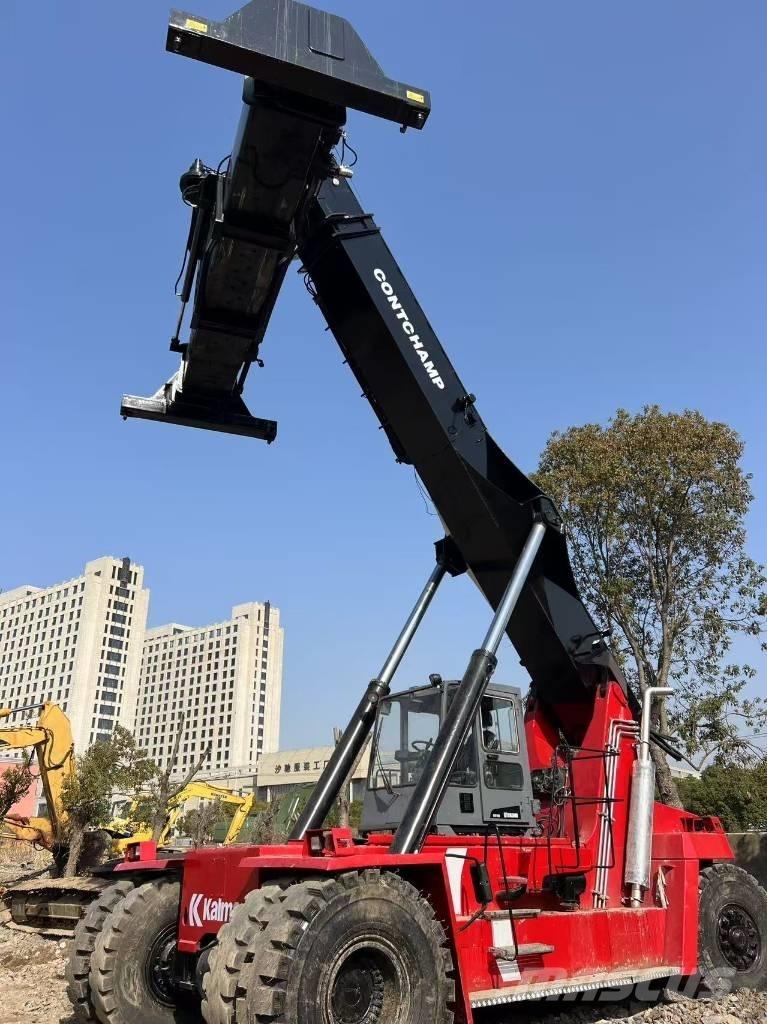 Kalmar DRT 450 Reach-Stacker