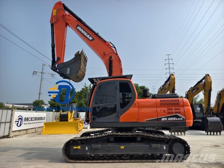 Doosan DX 225 LCA Raupenbagger