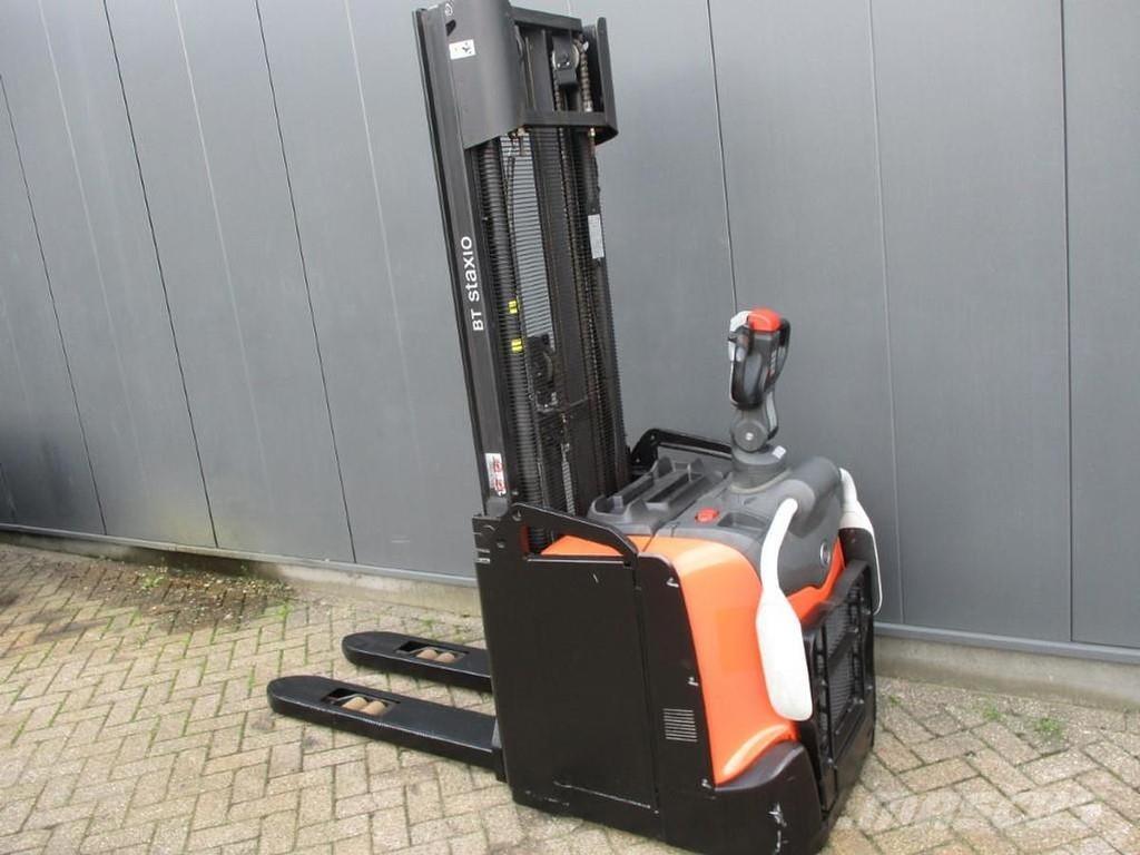 Toyota SPE120 Gabelstapler mit Fahrerstand