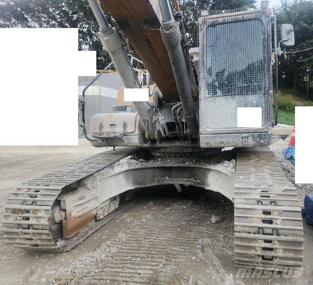 Hyundai HX300 Raupenbagger