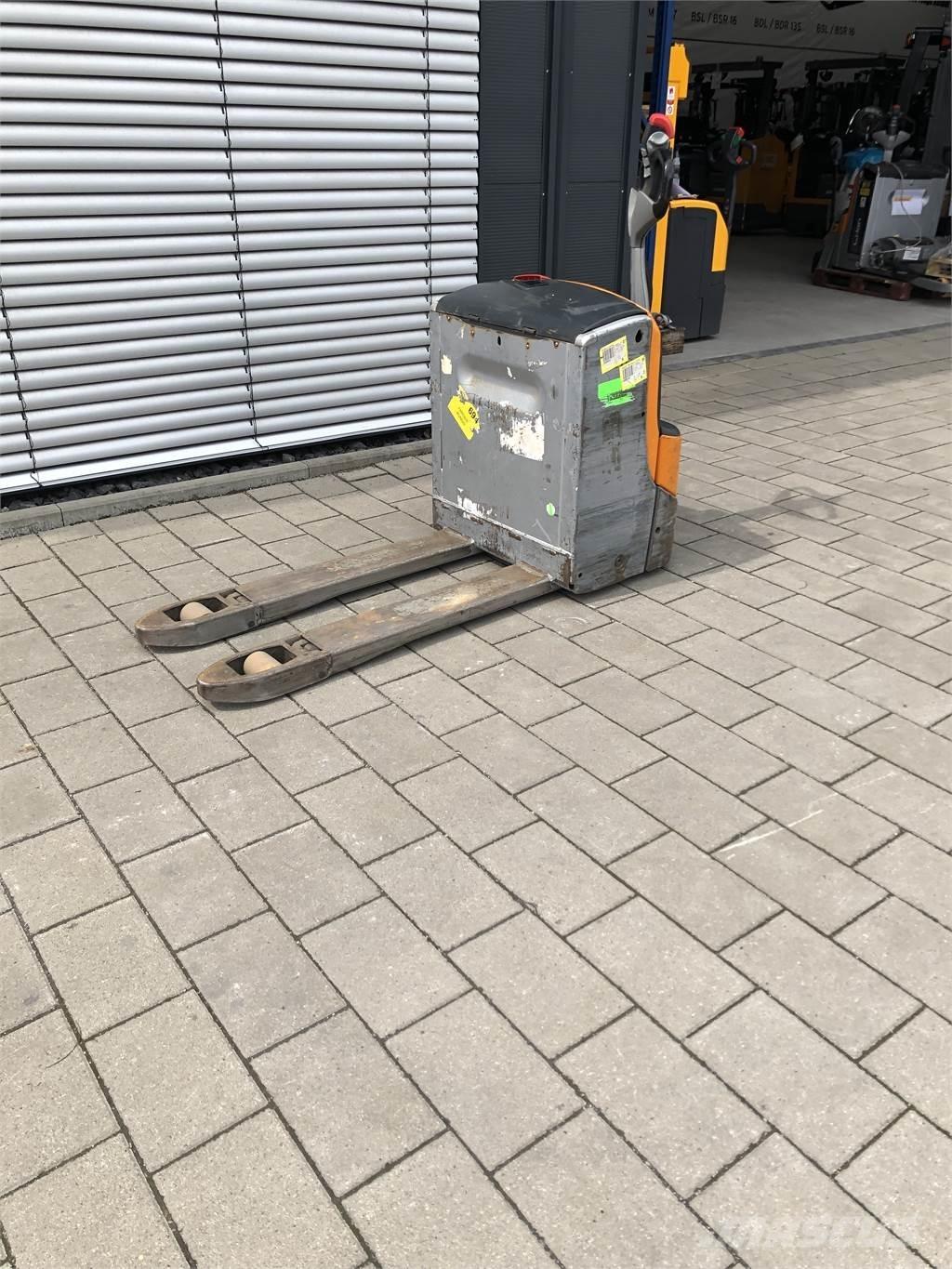 Still EXU16 Niedergabelstapler