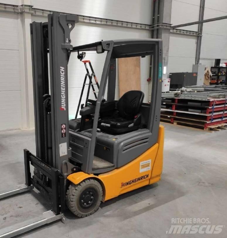 Jungheinrich EFG 215 Elektro Stapler