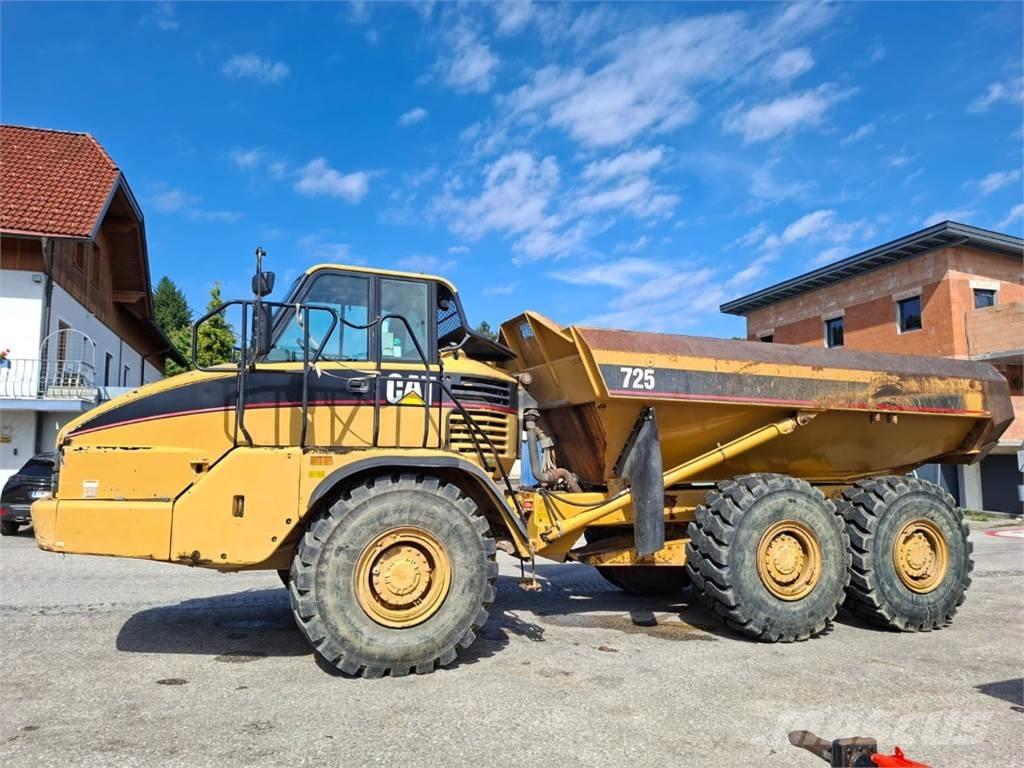 CAT 725 Dumper - Knickgelenk