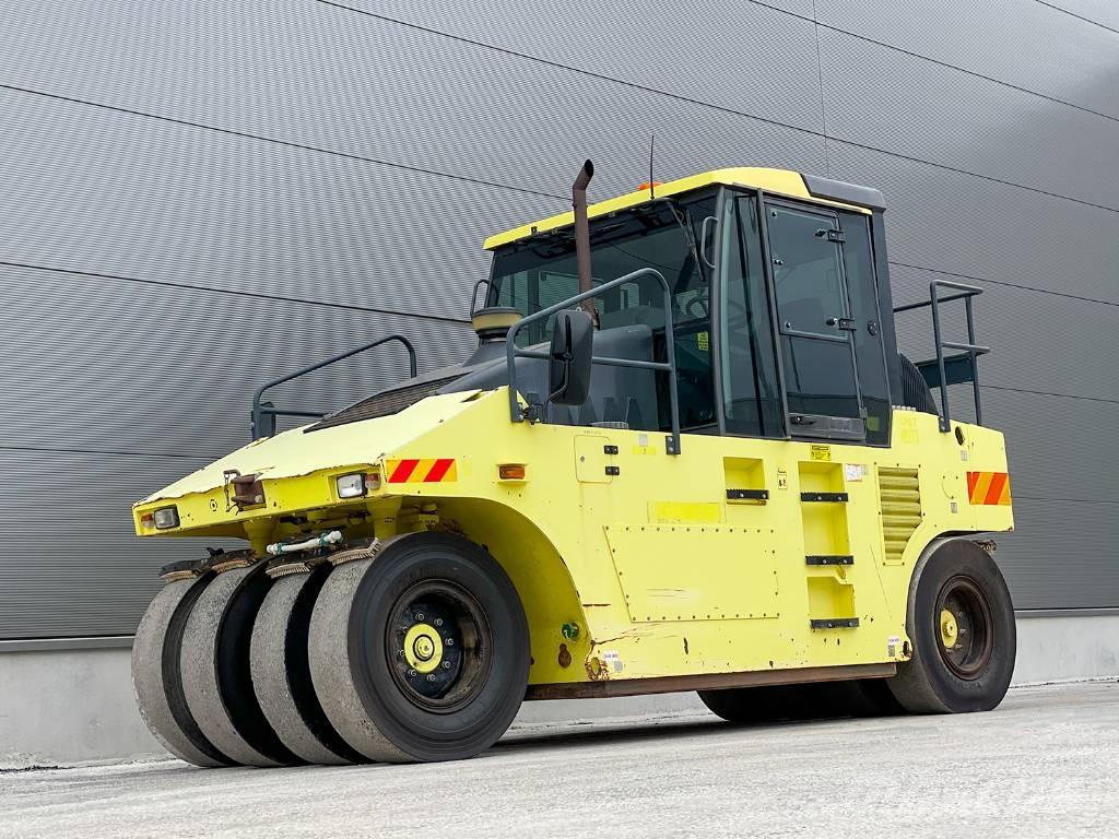 Ammann AP 240 Gummiradwalzen
