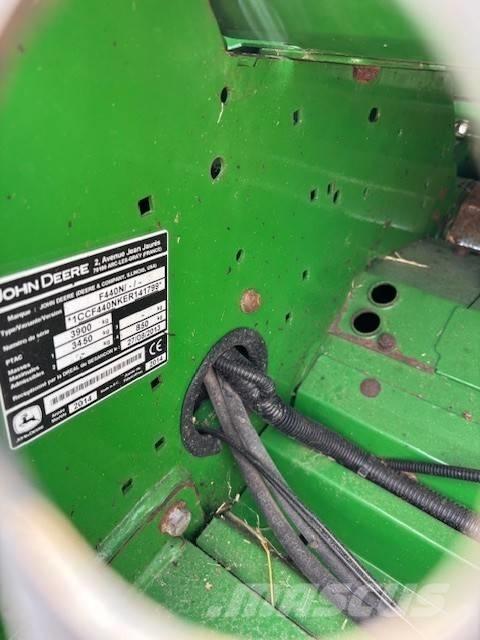 John Deere F 440 R Rundballenpressen