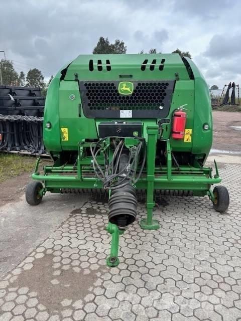 John Deere F 440 R Rundballenpressen