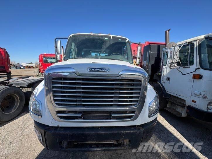 Freightliner M2 Absetzkipper