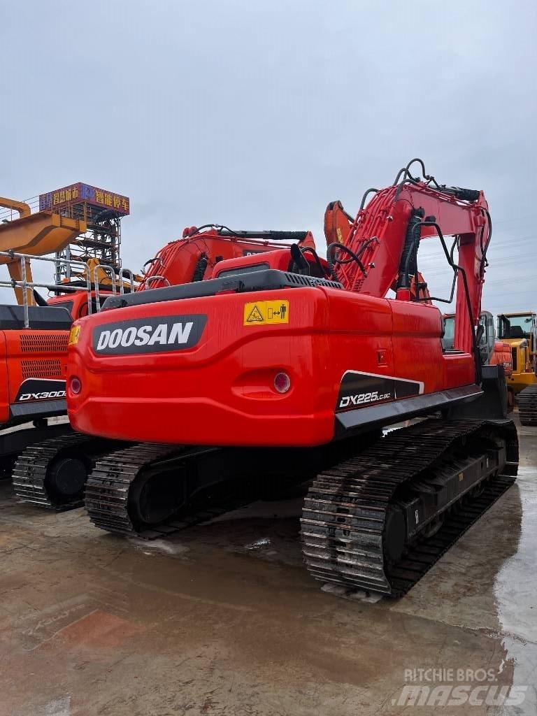 Doosan DX 225 LC-9 Raupenbagger