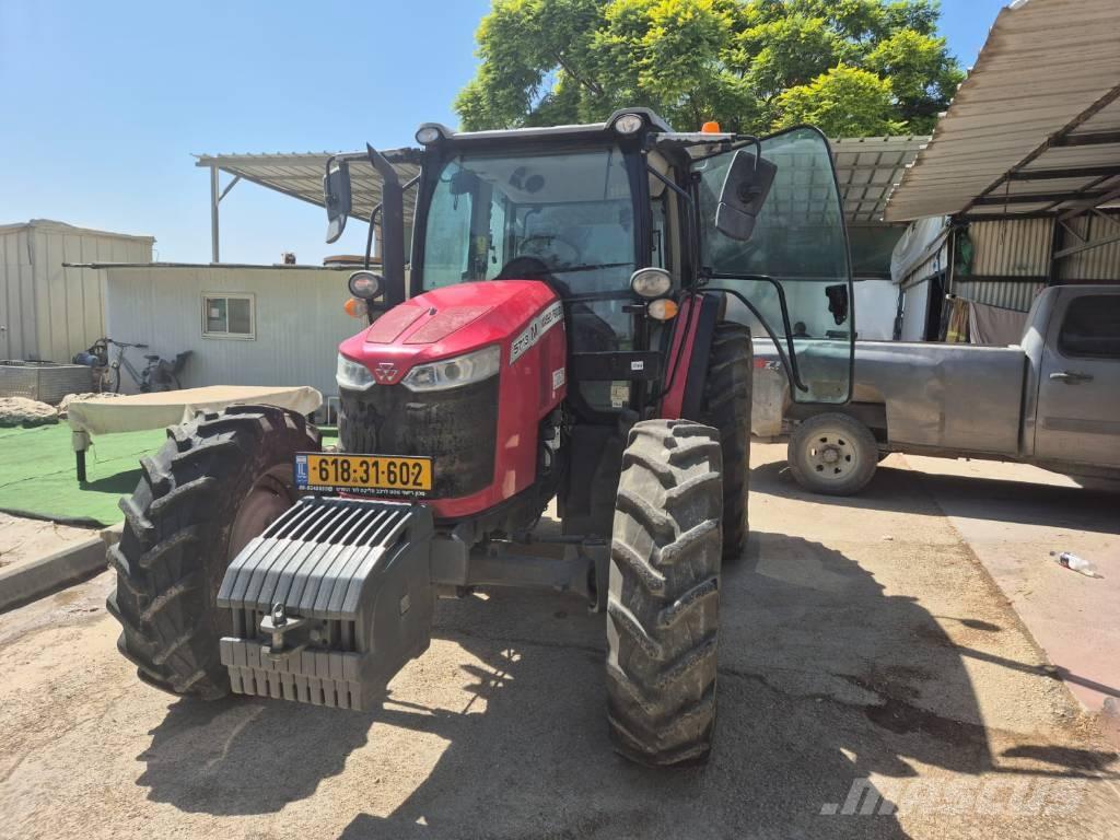 Massey Ferguson 5713 Traktoren