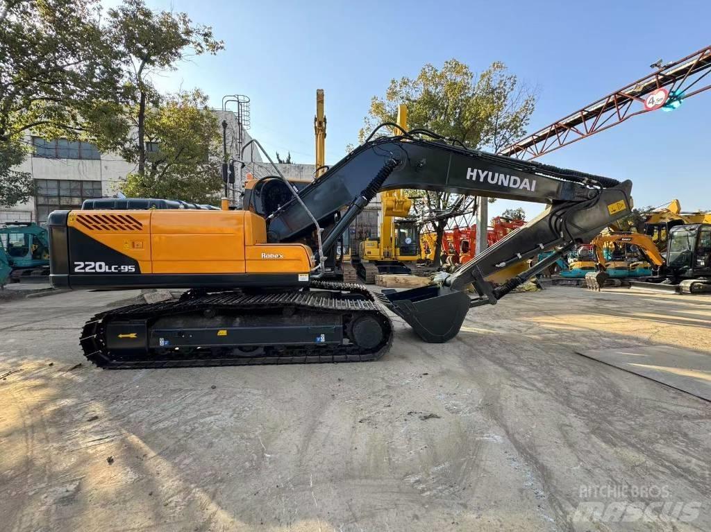 Hyundai 220LC -9S Raupenbagger
