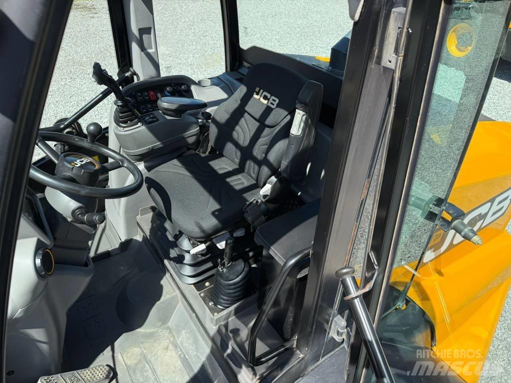 JCB TM 320 Teleskoplader für Landwirtschaft