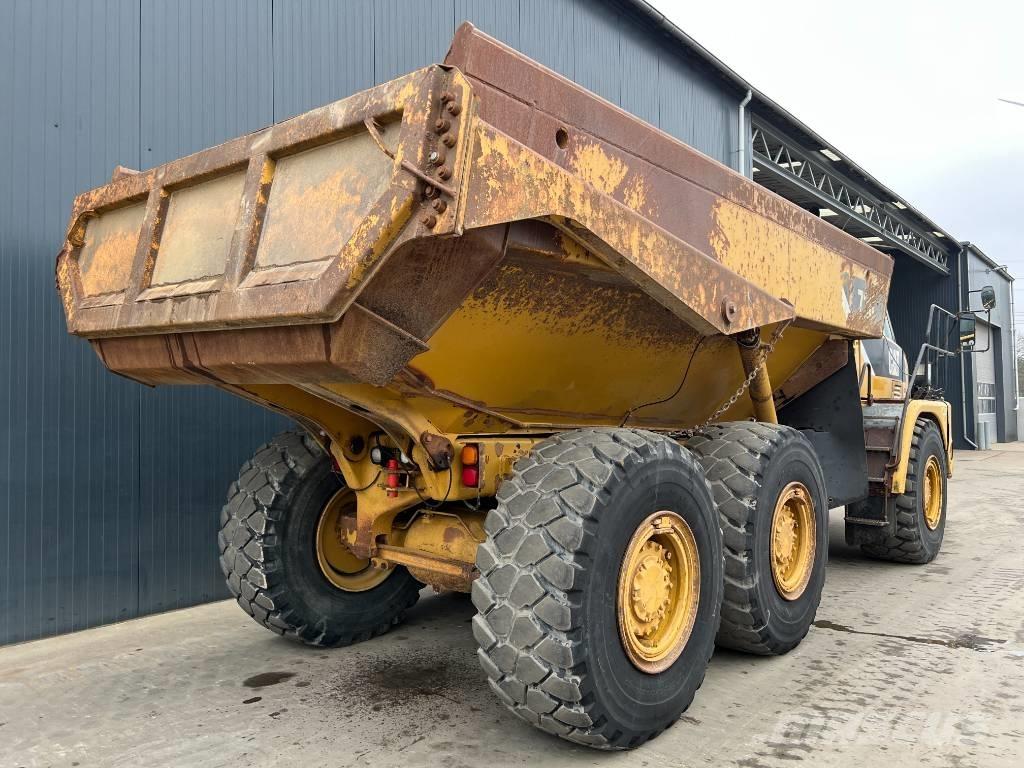 CAT 730 Dumper - Knickgelenk