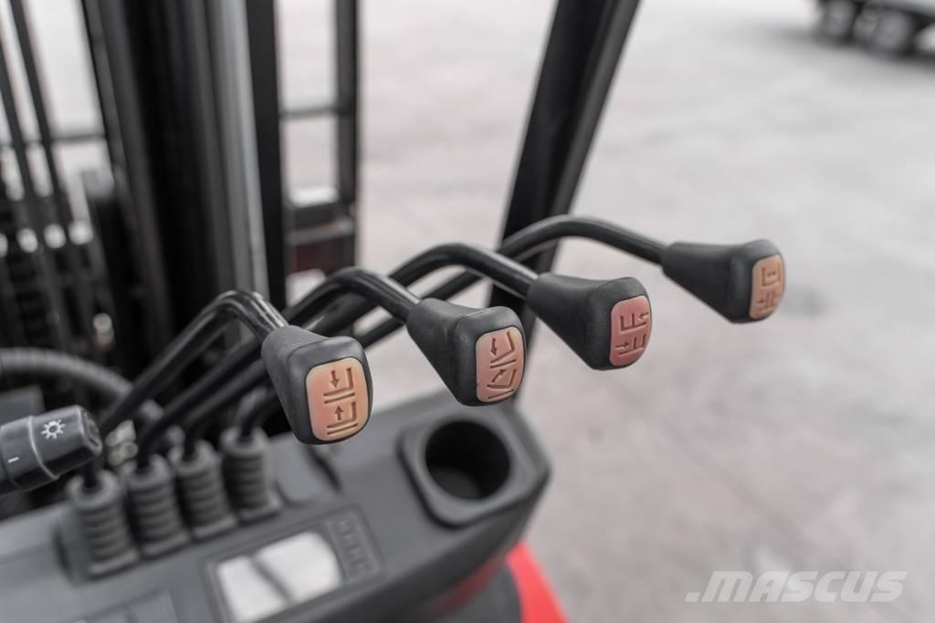 Manitou MI 30 D Diesel Stapler