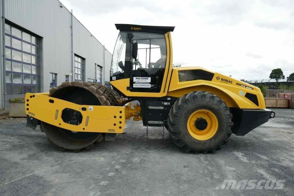 Bomag BW 213 PDH-5 Erdbauwalzen
