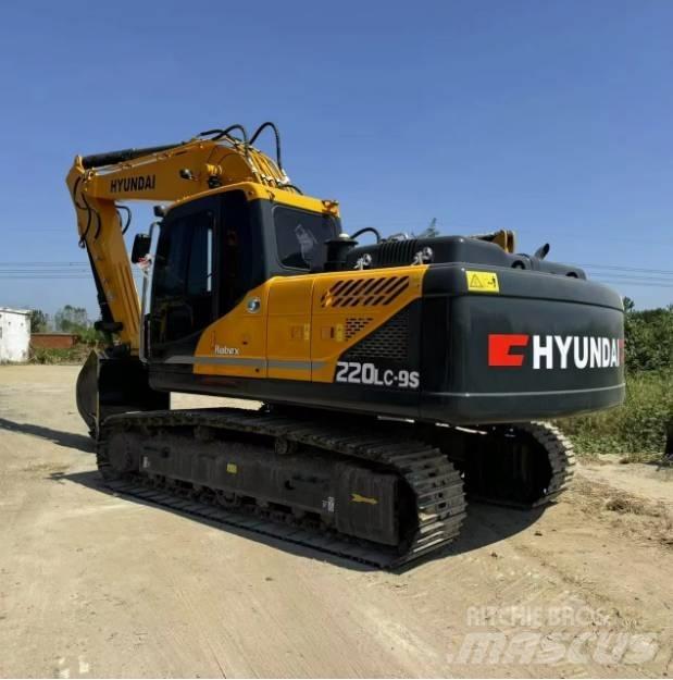 Hyundai R220-9S Raupenbagger