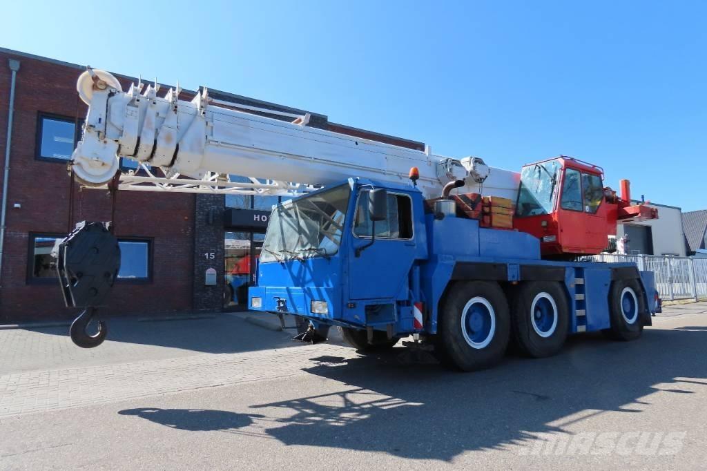 Liebherr LTM 1050-1 All-Terrain-Krane