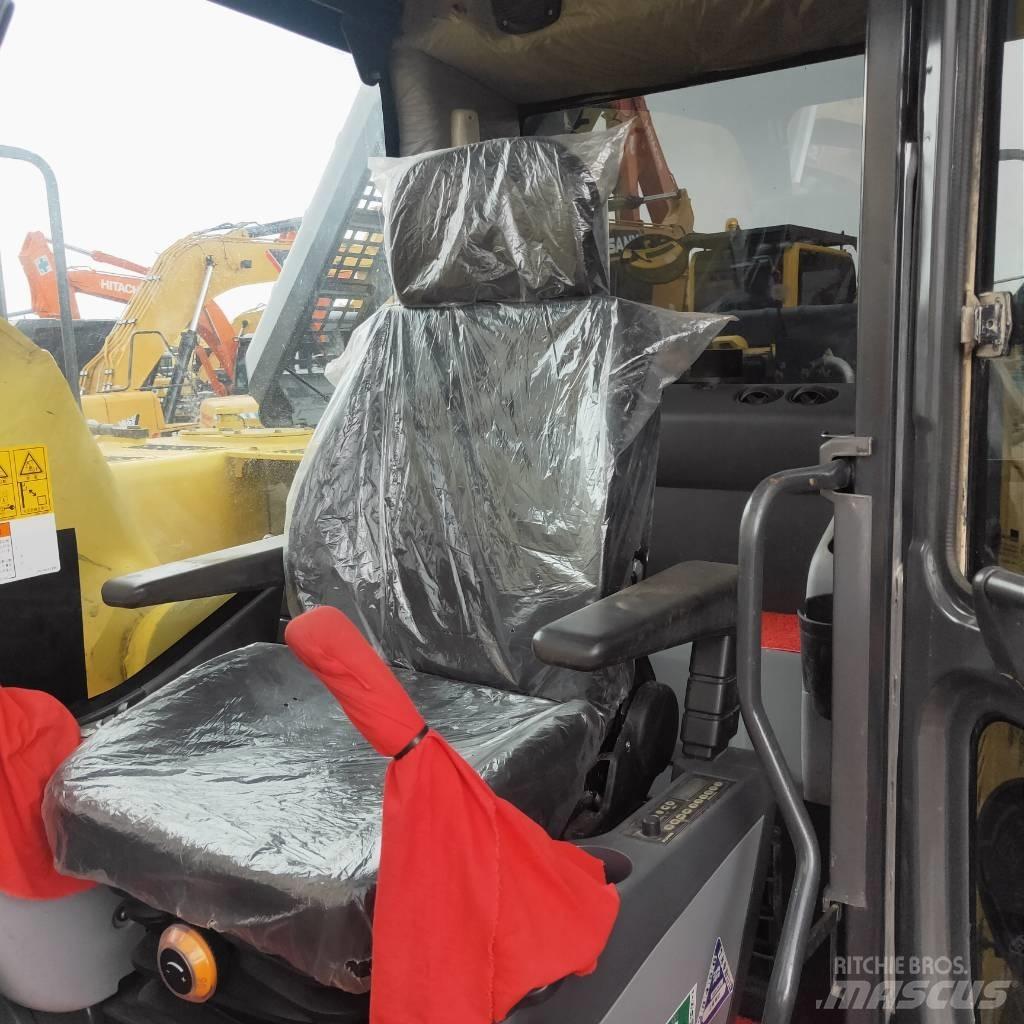 Komatsu PC200-8 Raupenbagger