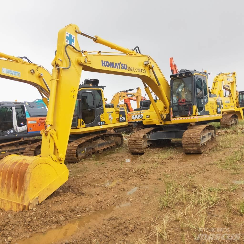 Komatsu PC200-8 Raupenbagger