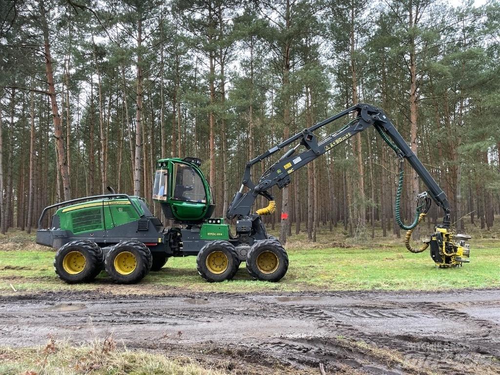 John Deere 1170G 8WD Harvester