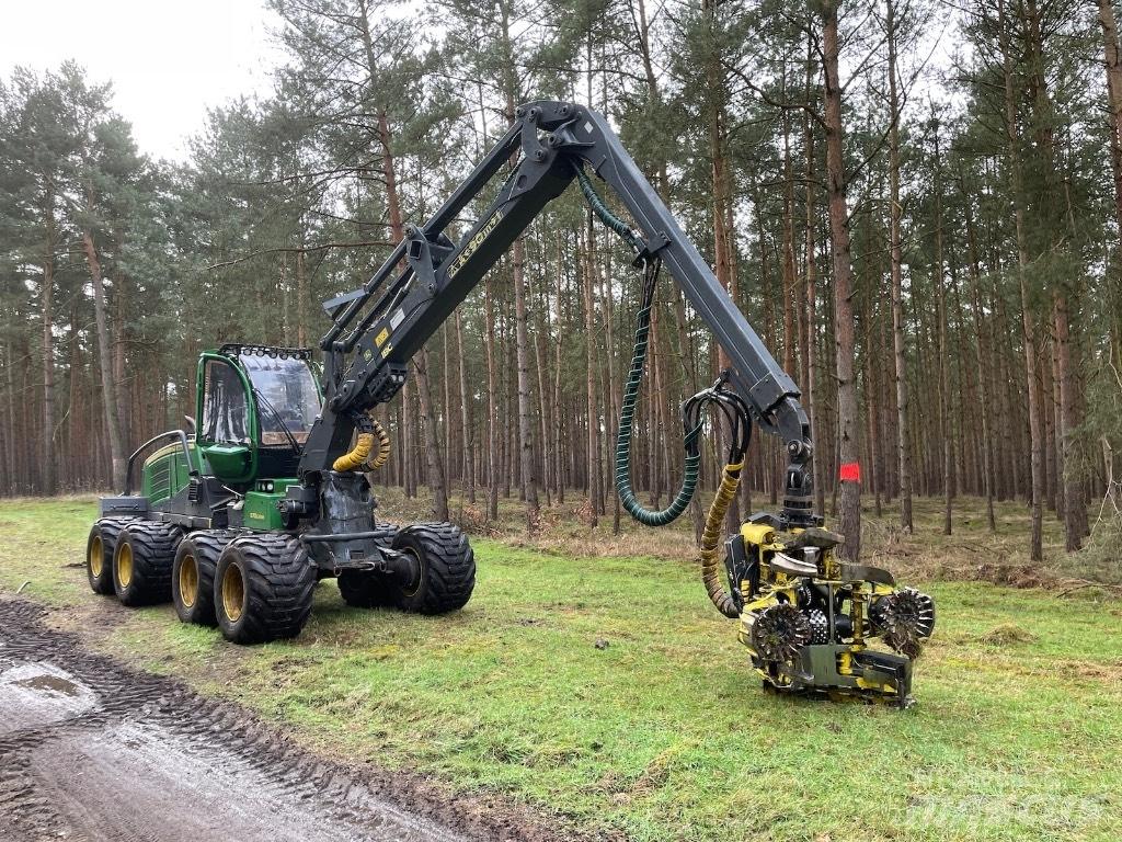 John Deere 1170G 8WD Harvester
