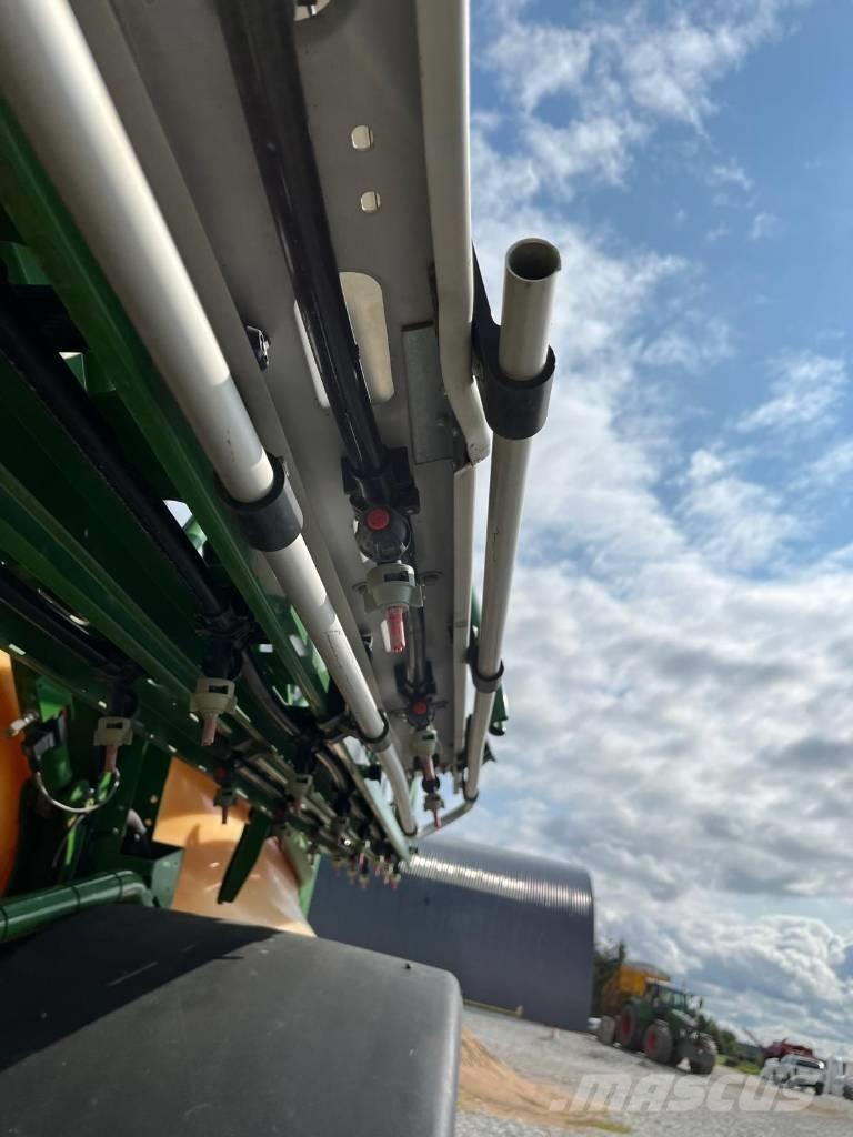 Amazone UX 4200 Anhängespritzen