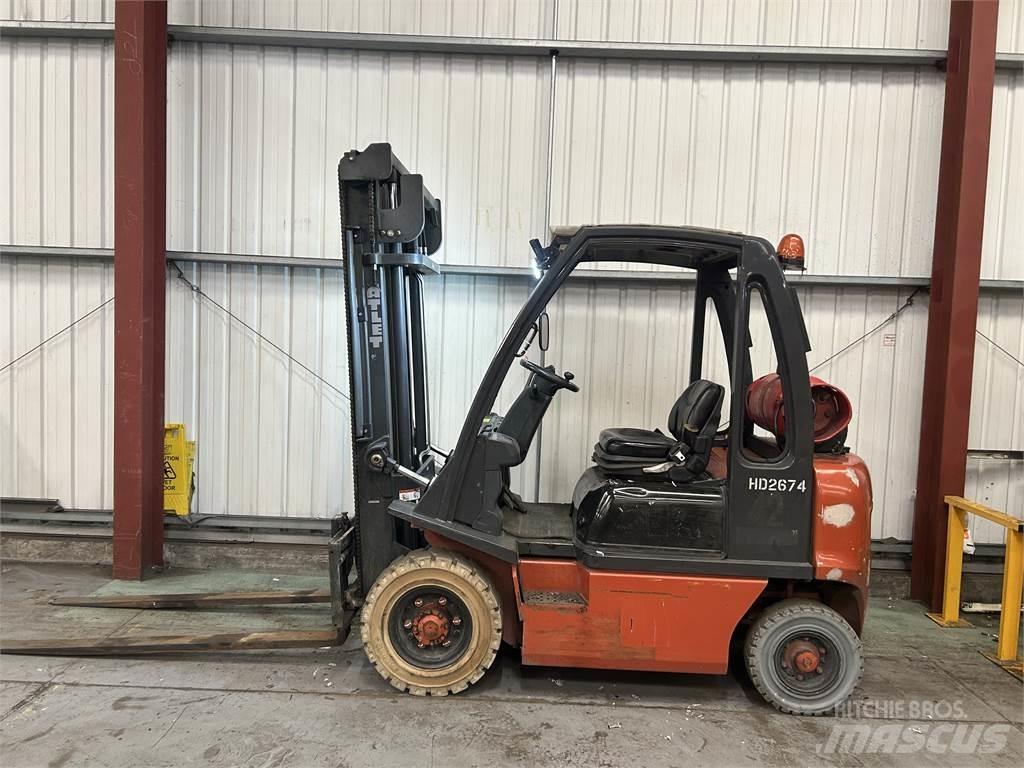 Nissan UD02A20PQ Gas Stapler