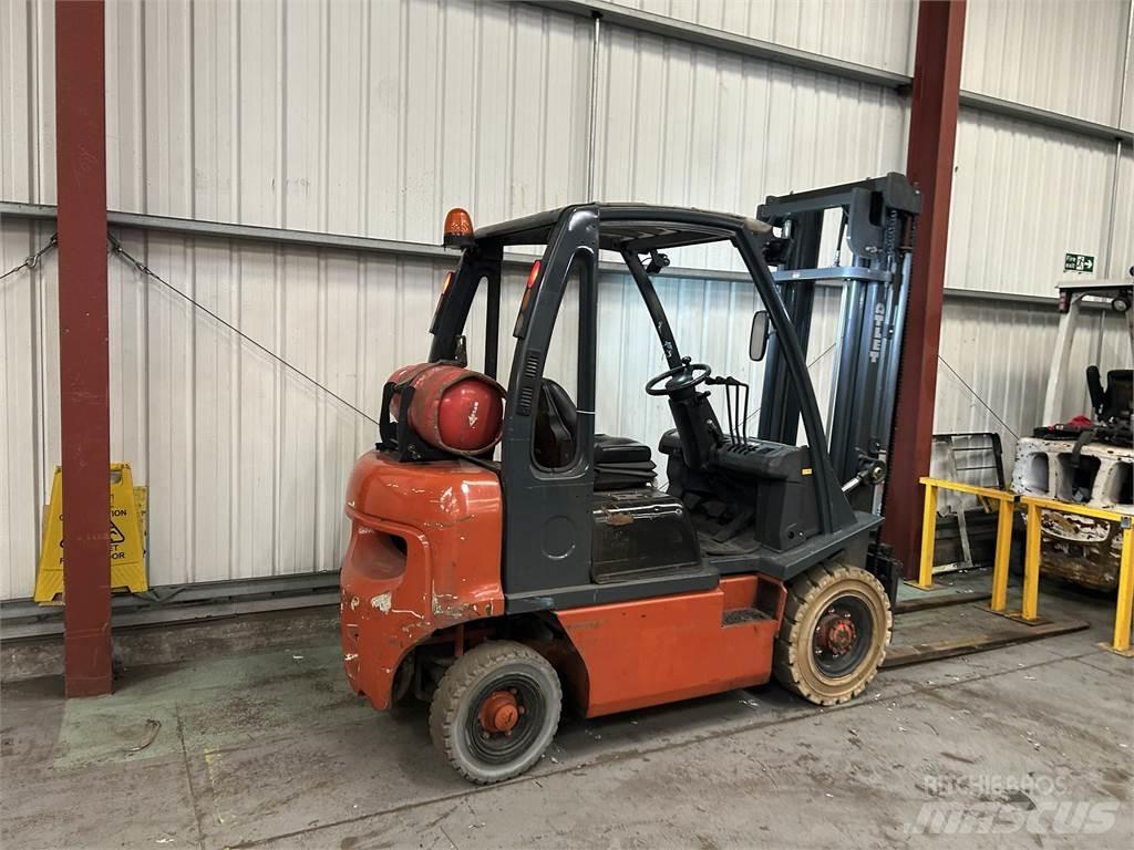 Nissan UD02A20PQ Gas Stapler