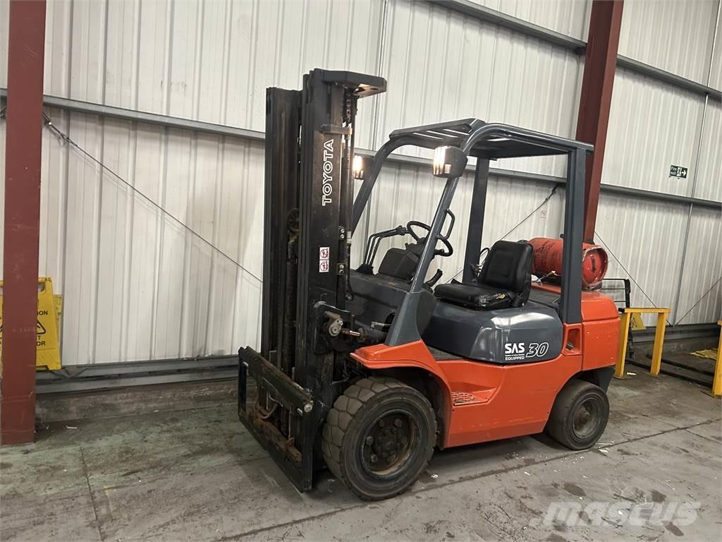 Toyota 7FGF30 Gas Stapler