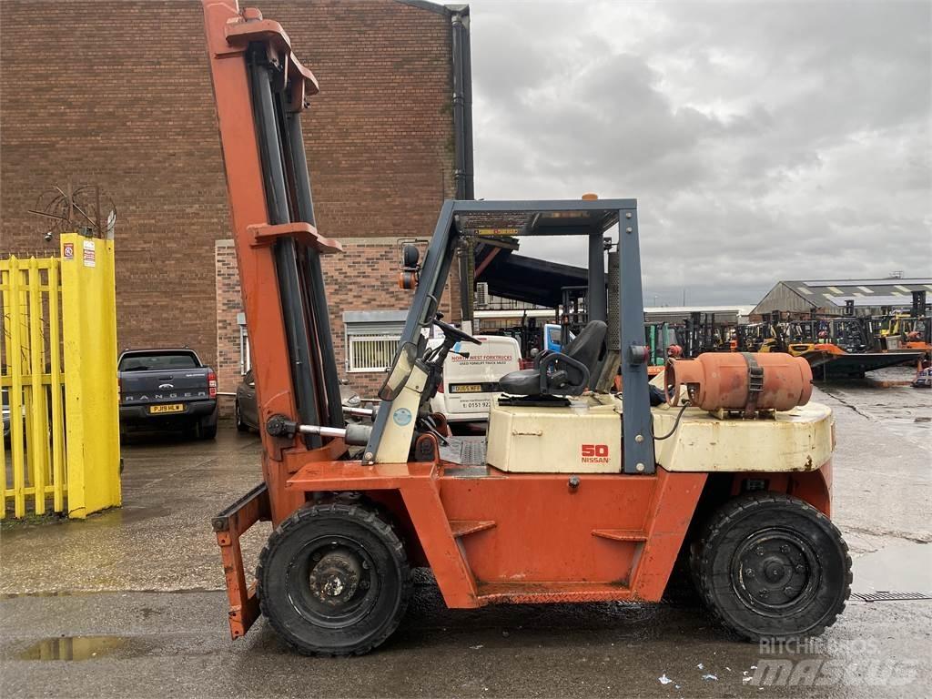 Nissan BF05H50U Diesel Stapler