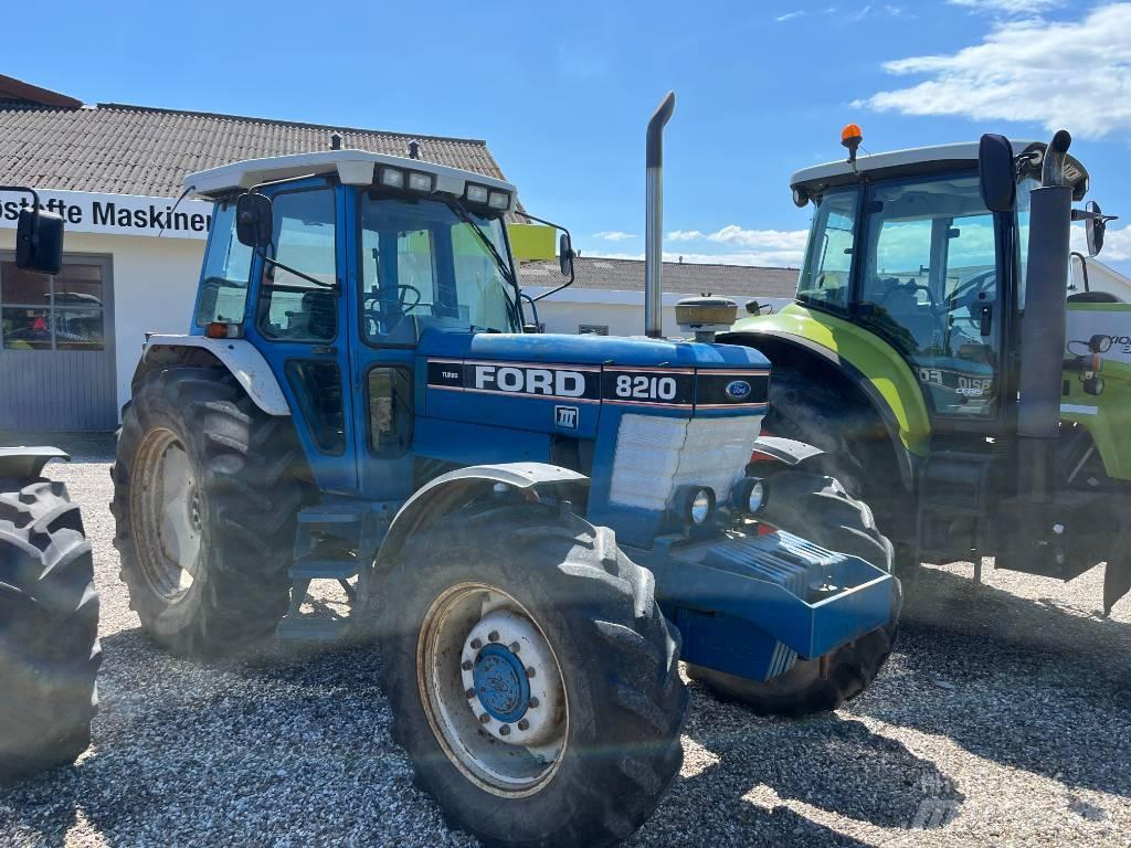 Ford 8210 Force III Traktoren