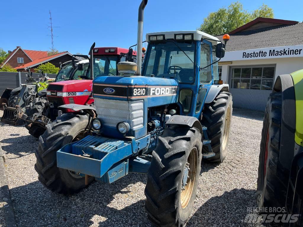 Ford 8210 Force III Traktoren