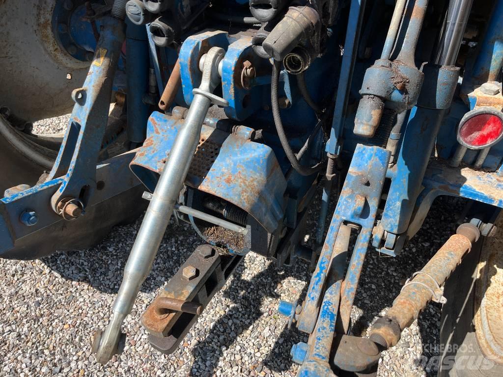 Ford 8210 Force III Traktoren