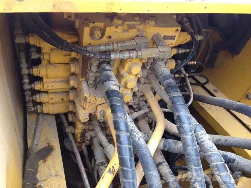 Komatsu PC 220-7 Raupenbagger