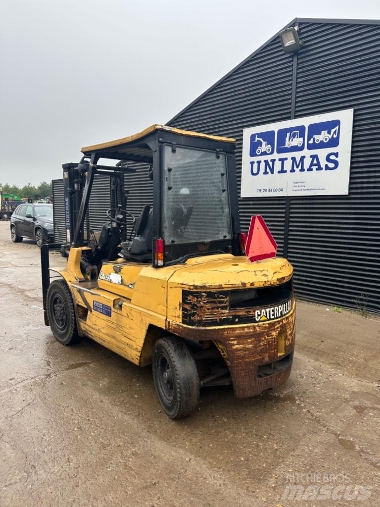 CAT DP 40 Diesel Stapler