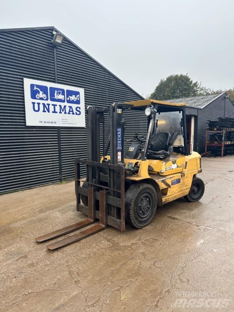 CAT DP 40 Diesel Stapler