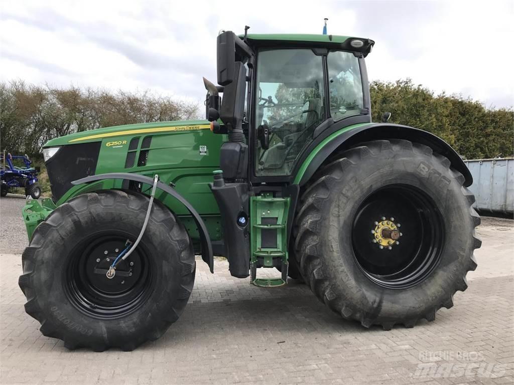 John Deere 6250R Traktoren