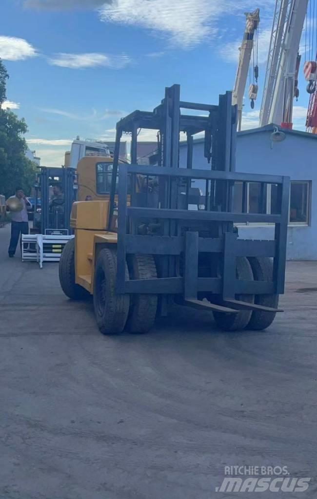 Komatsu 10 Ton Diesel Stapler
