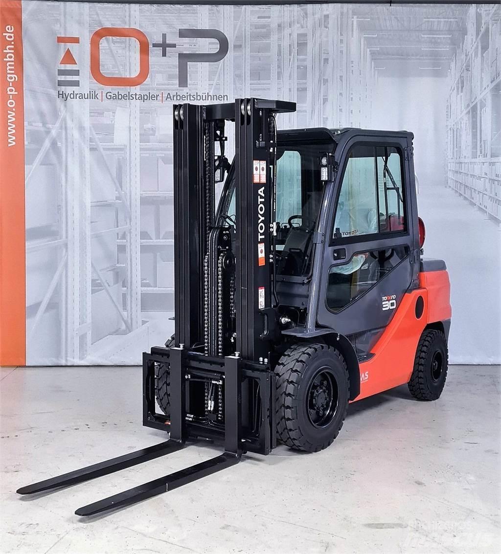 Toyota 02-8FGF30 Gas Stapler