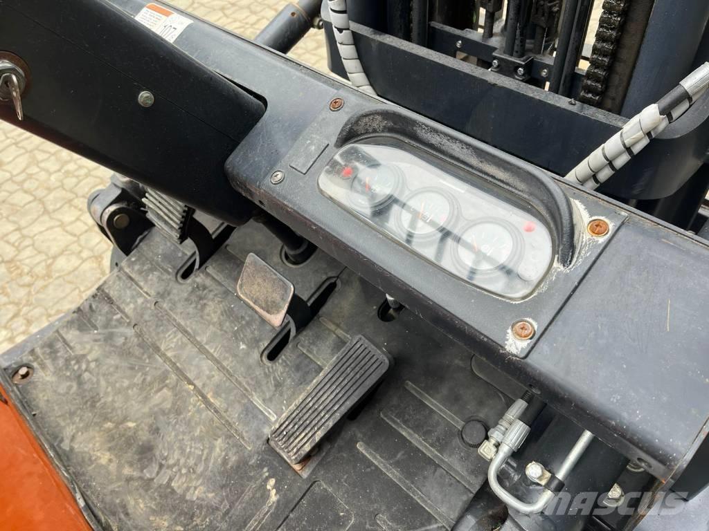 Doosan D 25 GP Diesel Stapler