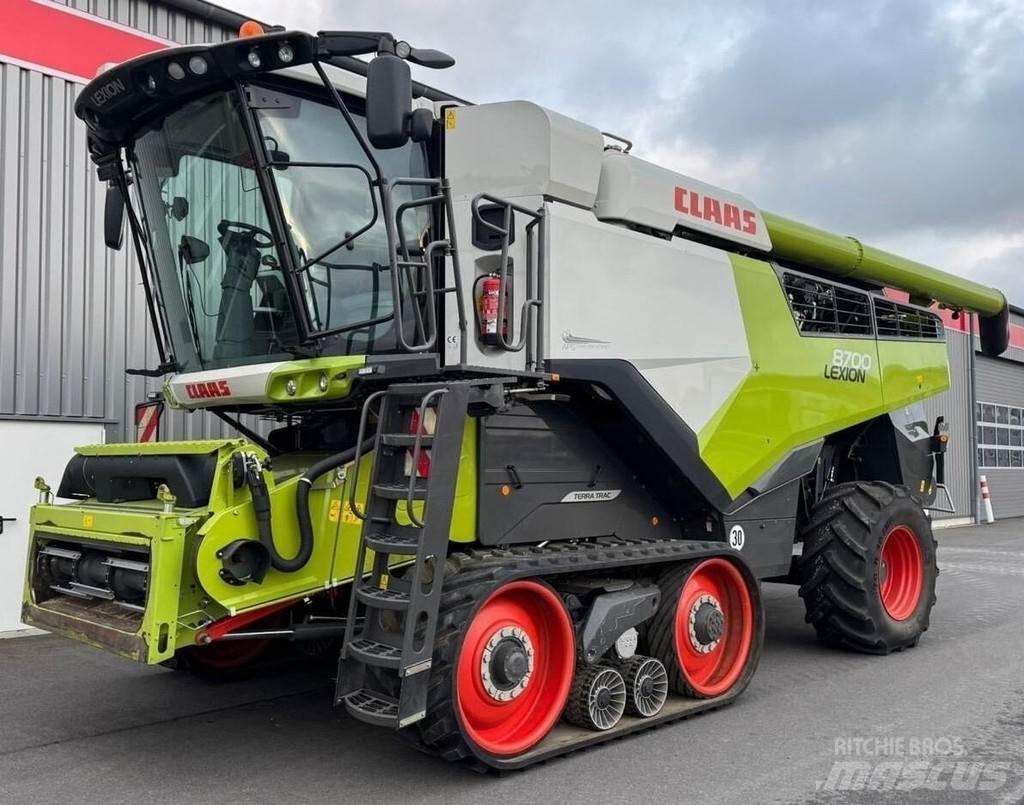 CLAAS 8700TT Mähdrescher